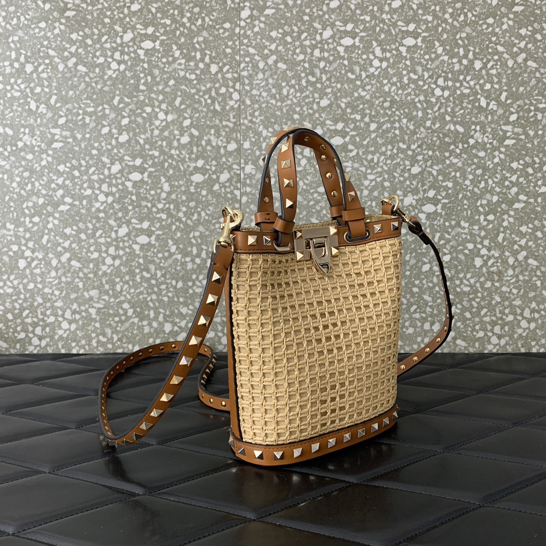 Valentino Garavani Rockstud Mini Shoulder Bag in Synthetic Raffia with Leather